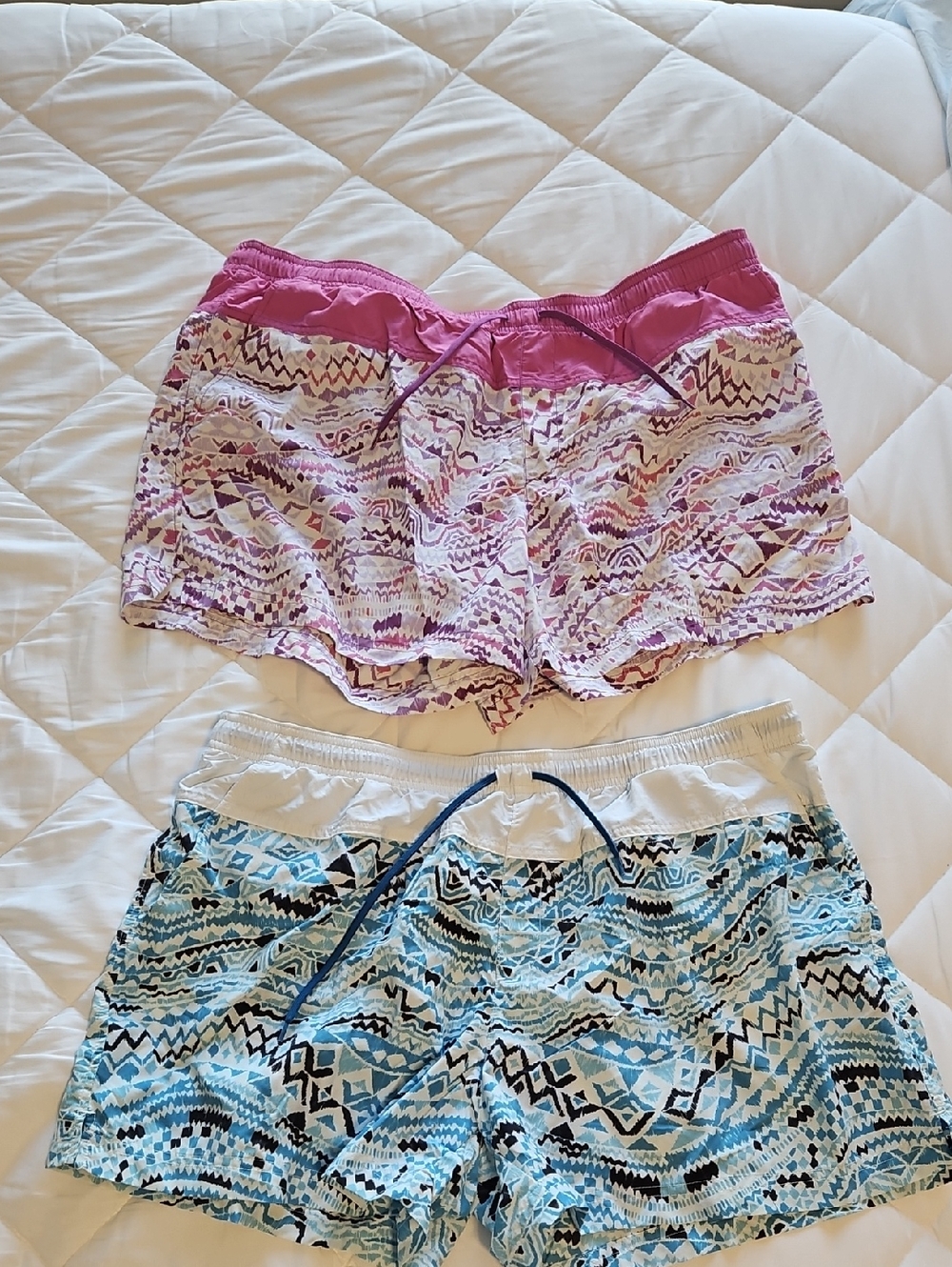 Pair Womena Columbia Nylon Shorts XL